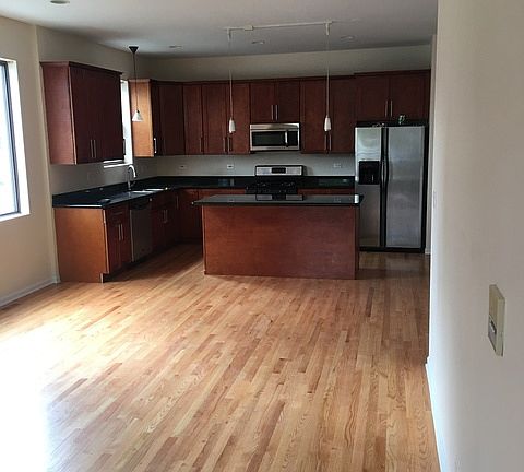 2nd image of 210 S Sacramento Blvd APT 1