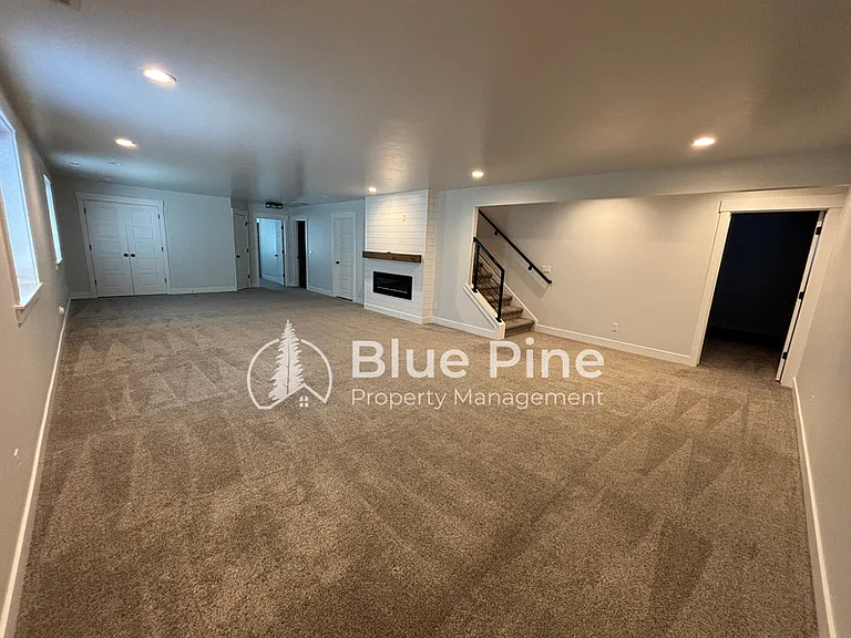 6389 Maggie Dr — Photo 44