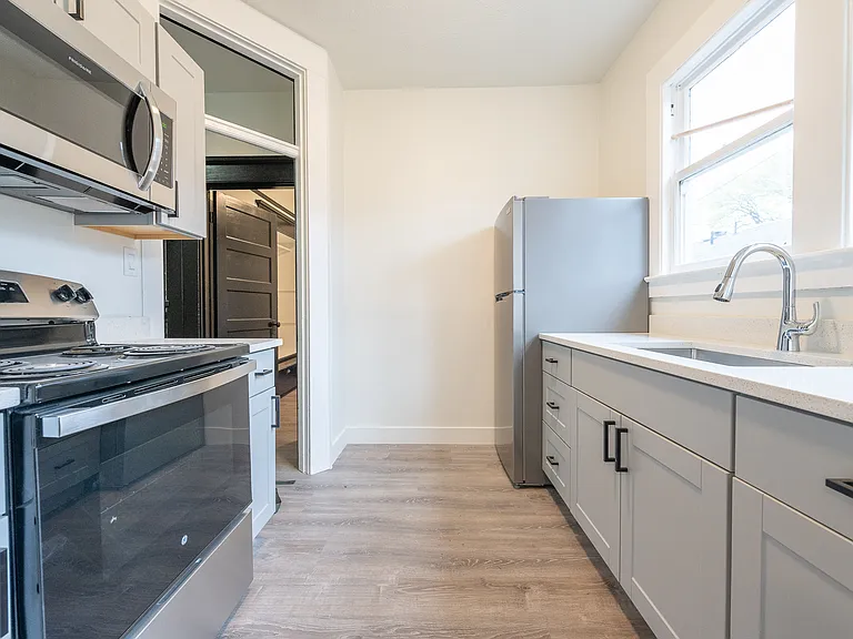 2411-2417 NE Glisan St #2415 — Photo 1