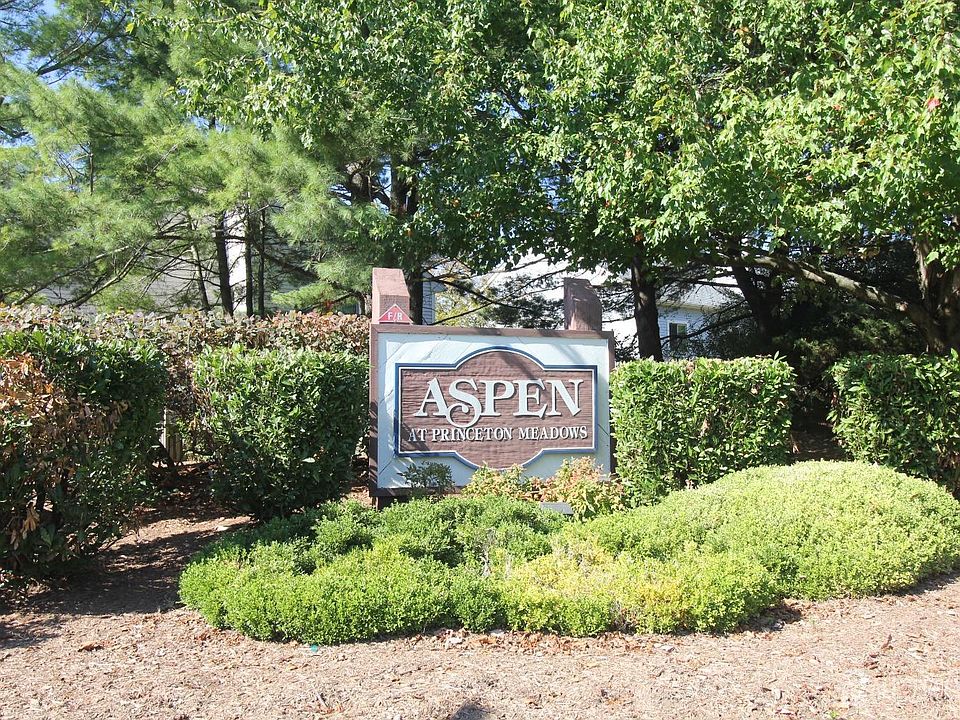 1st image of 804 Aspen Dr