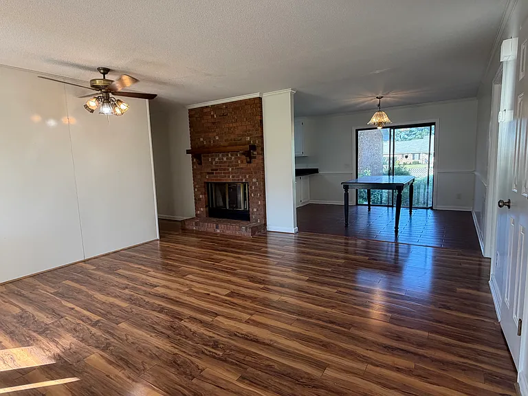209 Marlowe Dr — Photo 9