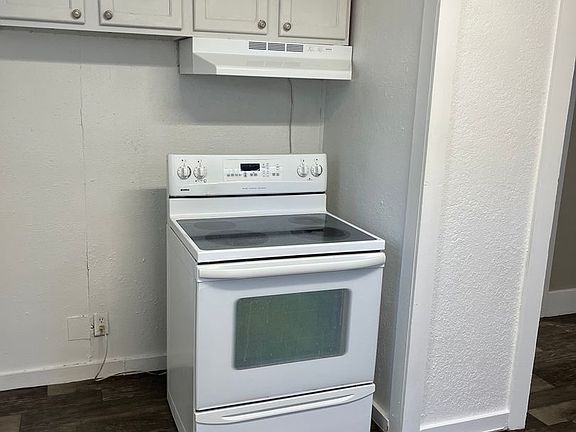 5th image of 925 W 12th St #3