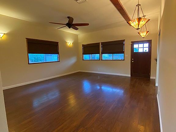 5th image of 919 Elderberry Dr