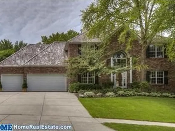 8131 Dundee Dr, Lincoln, NE 68510