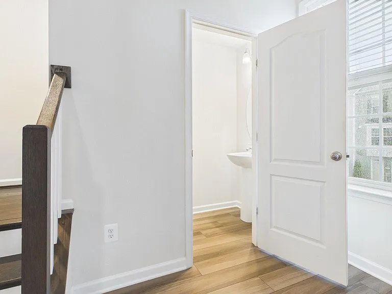 22 Chester Ct — Photo 32
