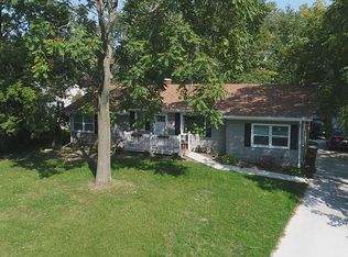 1514 S 165th St, New Berlin, WI 53151