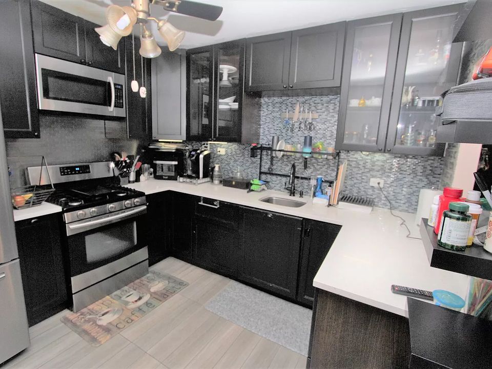 1st image of 2212 Plumb 1st St APT 5D