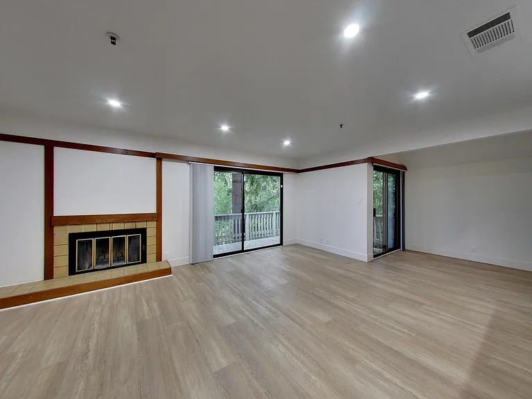 Riverwood Apartments — Photo 90