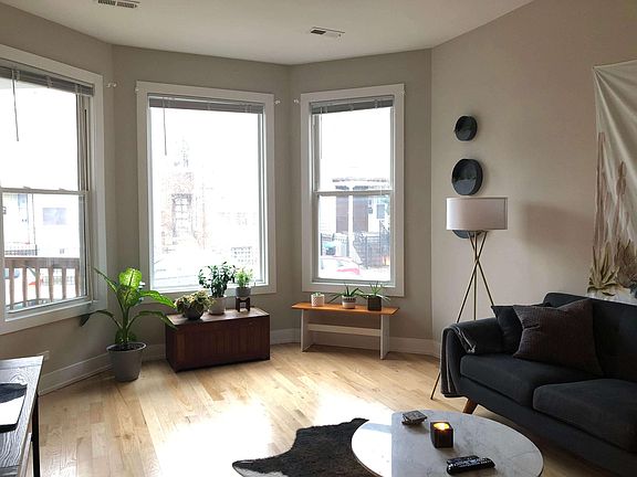 2nd image of 3054 N Avers Ave #1