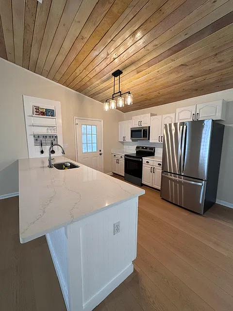 3 bed, 1320 sqft, $3,000 — Photo 3
