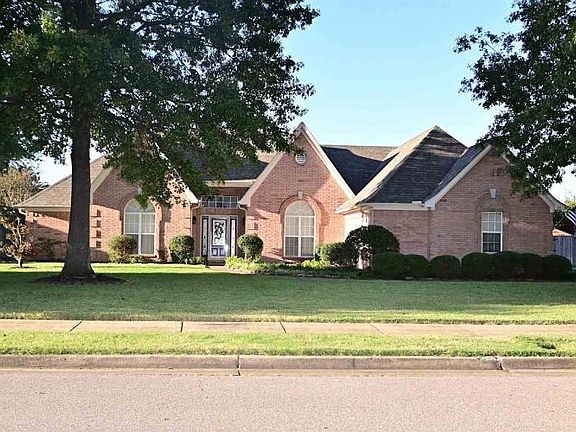 2nd image of 126 Cottonwood Dr