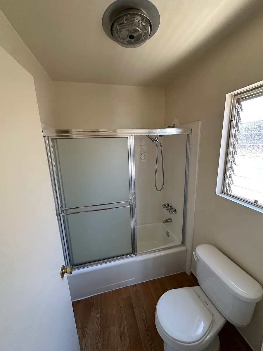 Building Photo - 3526 Mentone Ave #9