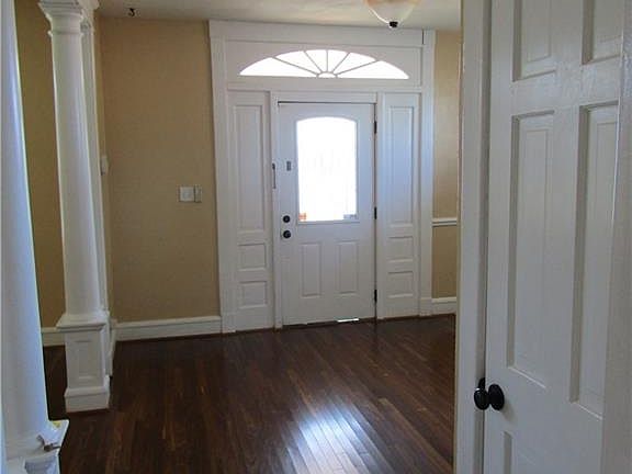 2nd image of 2622 Chesterfield Blvd