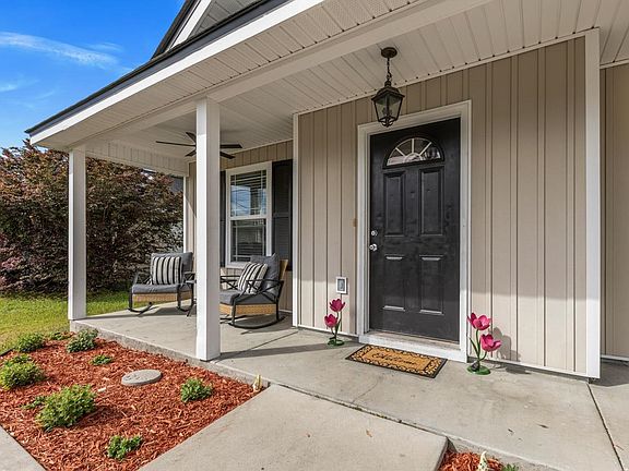 5th image of 6 Ruby Ln
