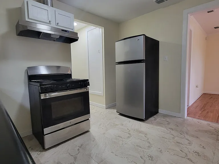 1808 N Tenneha Ave — Photo 11