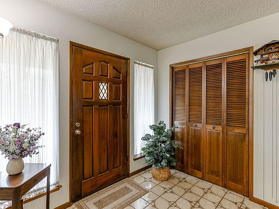 2nd image of 2622 Sanford Ct