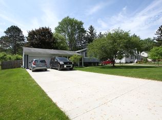 590 Mary Ellen Rd, Rochester Hills, MI 48307