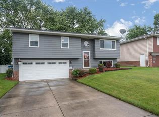 2611 Nottingham Dr, Parma, OH