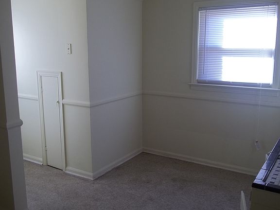 5th image of 16555 Sorrento St