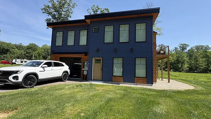 2 bed, 1.5 bath, 867 sqft, $2,599 — Photo 2