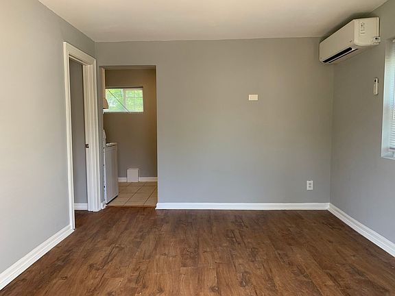 2nd image of 1007B Tuscaloosa St