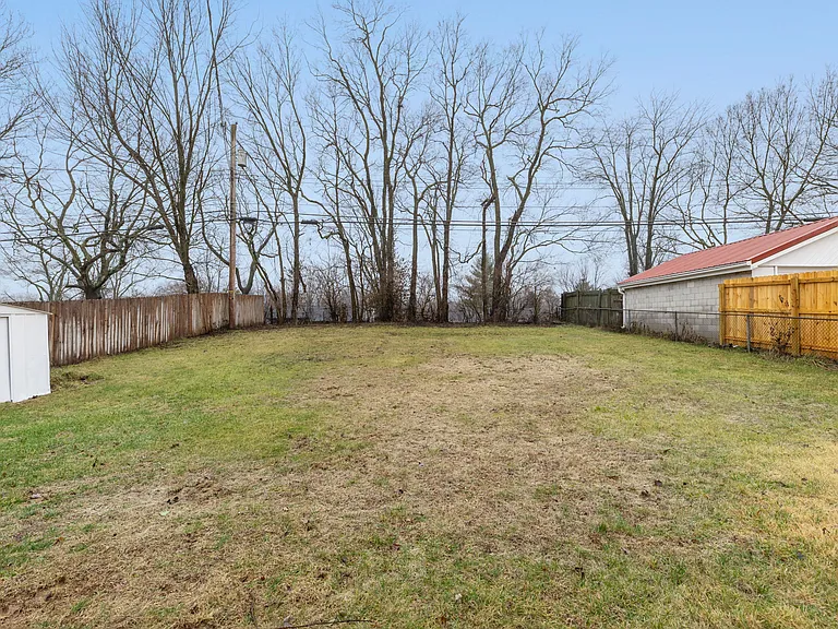 328 Harvard Dr — Photo 17