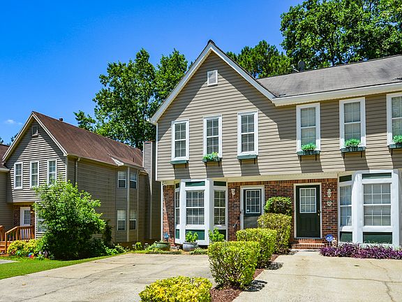 3rd image of 5182 Laurel Bridge Ct SE