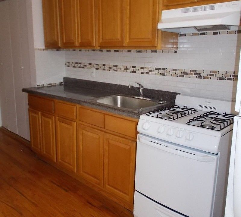 1st image of 376 2nd St APT 3