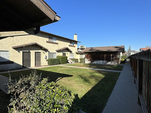 3rd image of 4217 Parkwood Ct