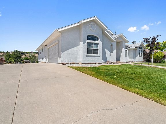 4th image of 714 S Saint James Pl