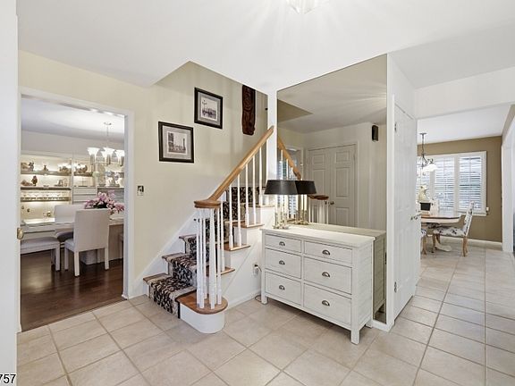 4th image of 863 Papen Rd