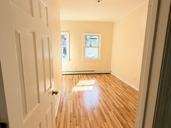 184 Parker St #1, Newark, NJ 07104