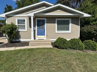 1121 Crescent St NE, Grand Rapids, MI 49503