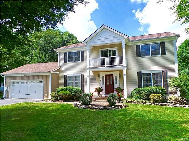 1st image of 18 Hoover Dr