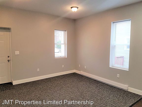4th image of 309 W 8th St APT 6