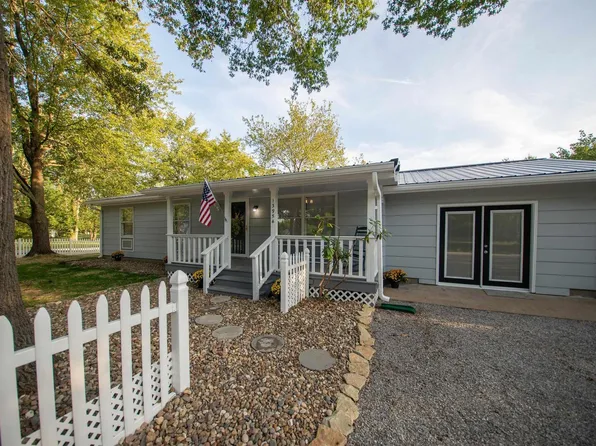 13954 Cutler St, Benton, IL 62812