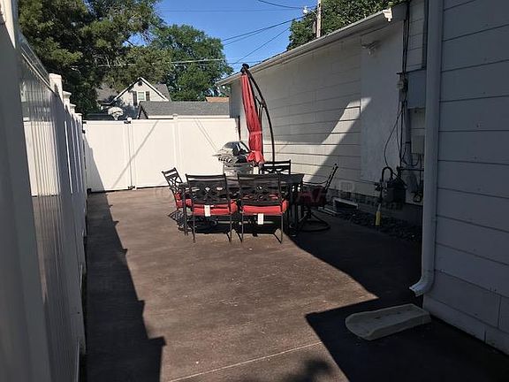 4th image of 225 9th St N