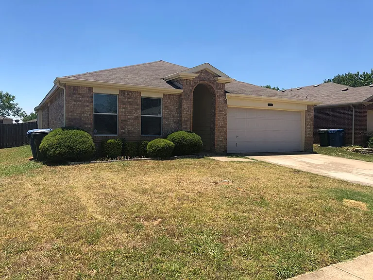 106 Oakhurst Dr — Photo 1
