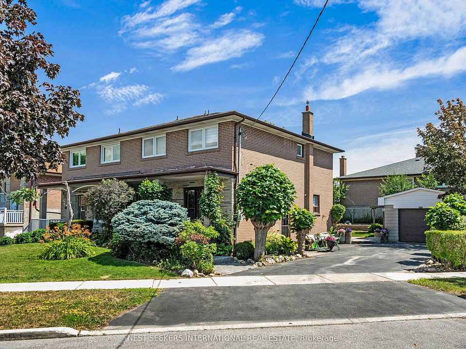 1st image of 65 Orchardcroft Cres