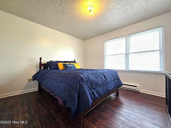 4th image of 309 Boswell Street