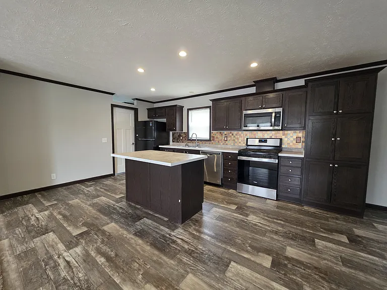 Pineview Estates — Photo 27