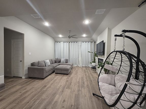 4th image of 1334 Great Sand Dune St