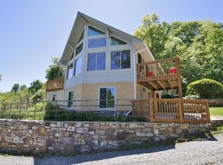 9127 Lookout Ln, Bent Mountain, VA 24059
