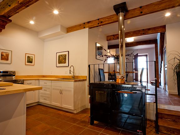 5th image of 11 Baca Townhouse