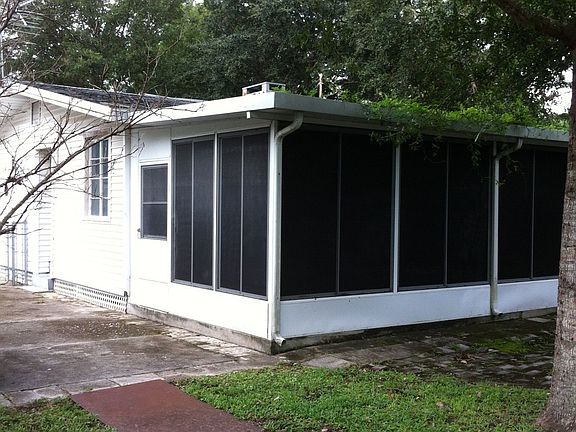 Florida Room w/separate ent.