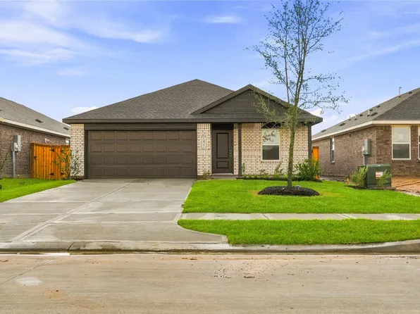 1427 Parks Edge Ln, Angleton, TX