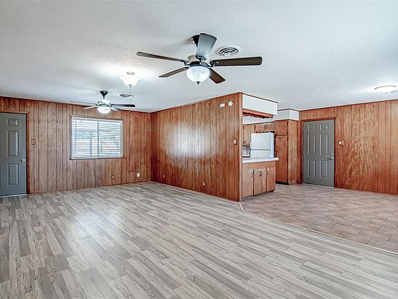 3rd image of 365 Fm 247 Rd