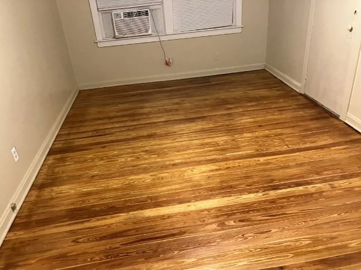 1267 McDuff Ave S 6 Plex - 1263 McDuff Ave S — Photo 4
