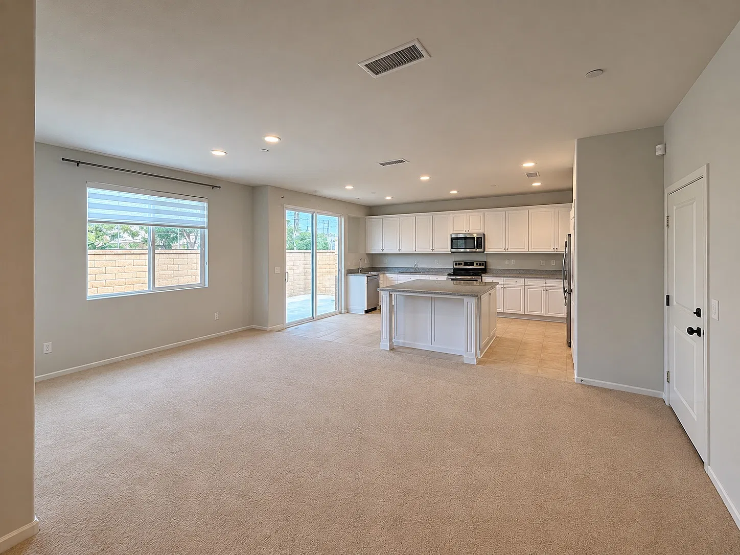 3 bed, 2.5 bath, 1892 sqft, $3,700 — Photo 3