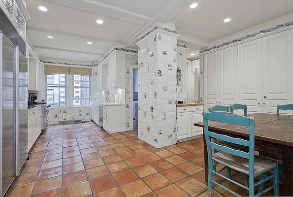 Sold by Sloane Square | media 16